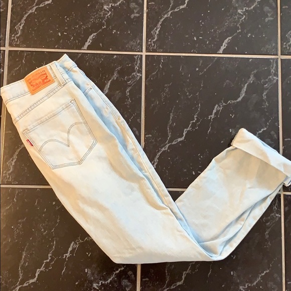 Levi’s light blue ripped jeans - Picture 3 of 6